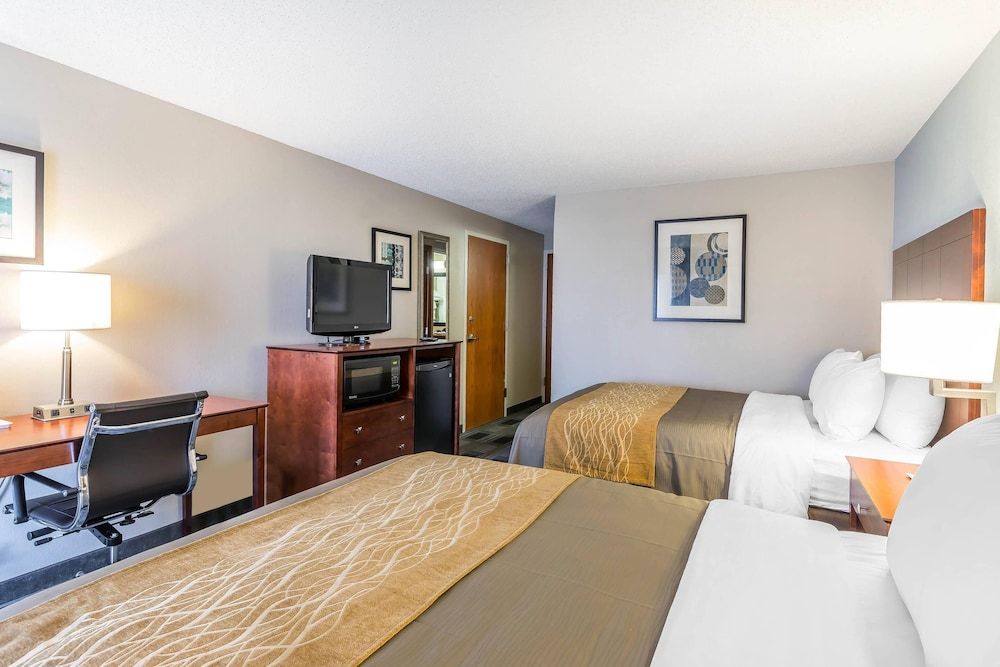 undefined Comfort Inn SW Omaha I-80