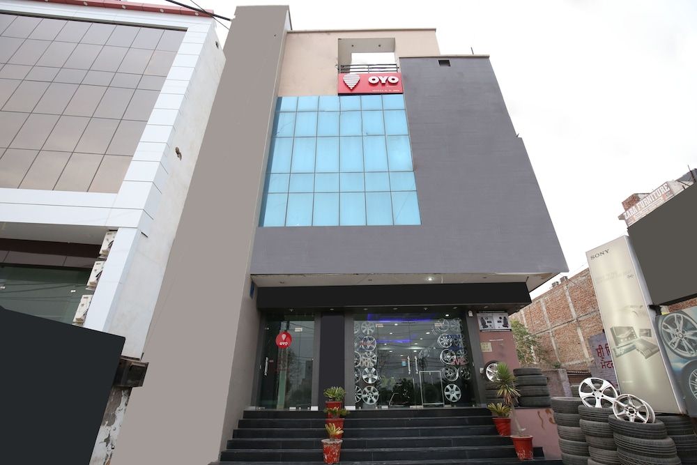 undefined OYO 3131 Hotel BR Inn