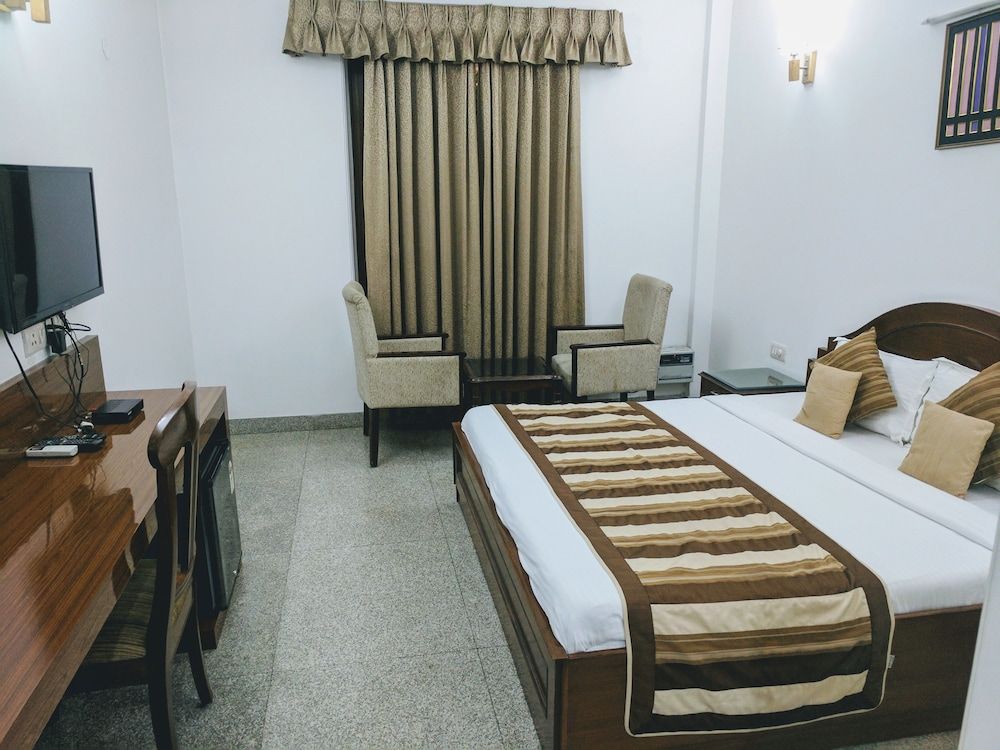 Hotel Exotica Gurgaon Premium Room 4