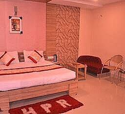 Hotel Pratap Residency Super Deluxe Room 7