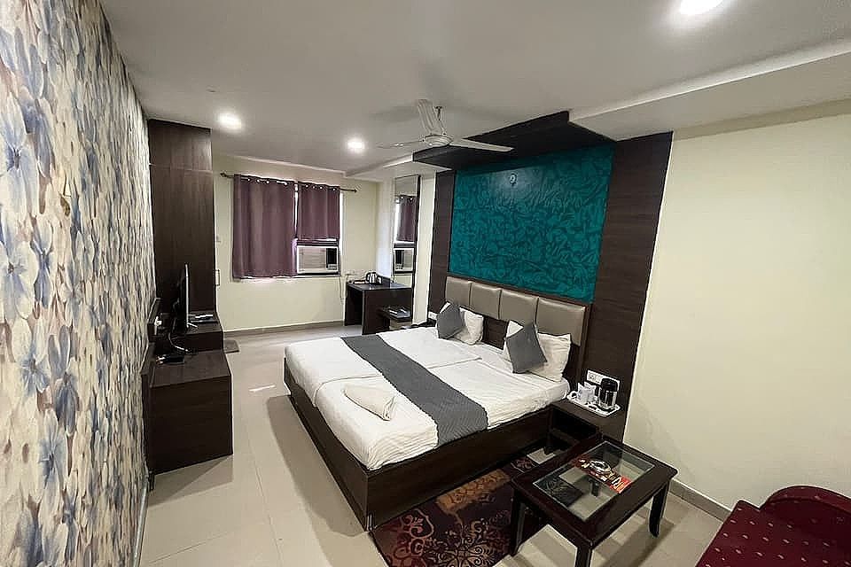 Hotel Pratap Residency Super Deluxe Room 8
