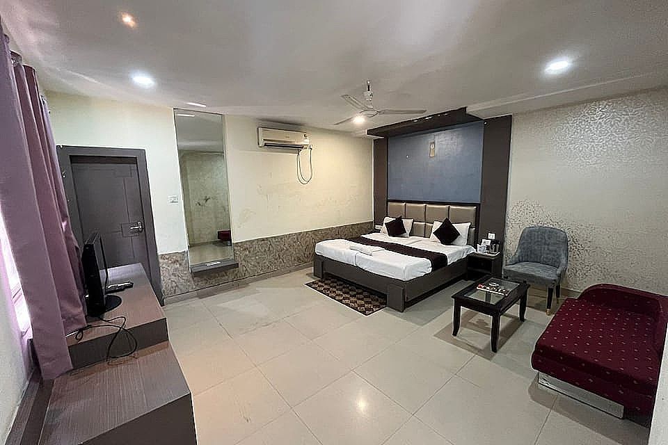 Hotel Pratap Residency Super Deluxe Room 13