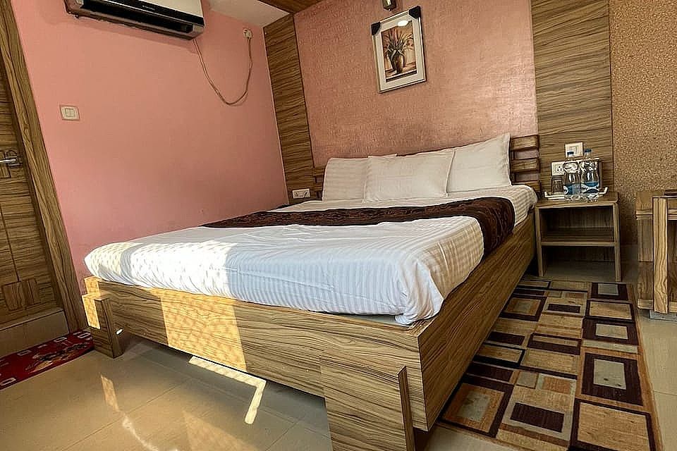 Hotel Pratap Residency Super Deluxe Room 4