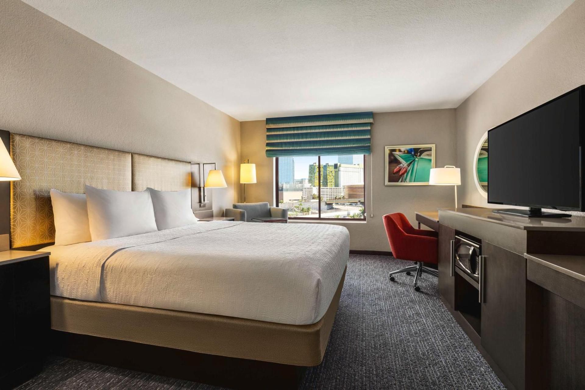 1 KING MOBILITY/HEARING ACCESS W/TUB NONSMOK