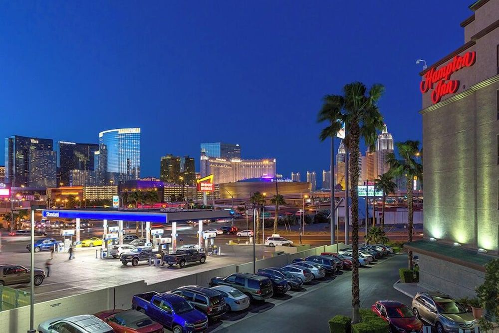 undefined Hampton Inn Tropicana 6