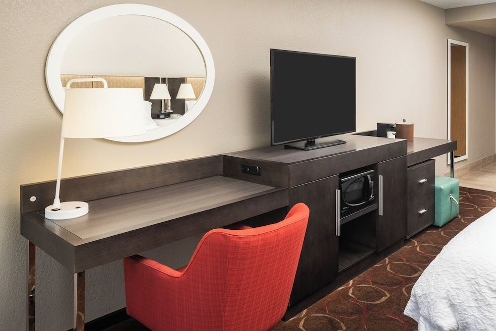 Hampton Inn Tropicana Room, 2 Queen Beds, Non Smoking 30