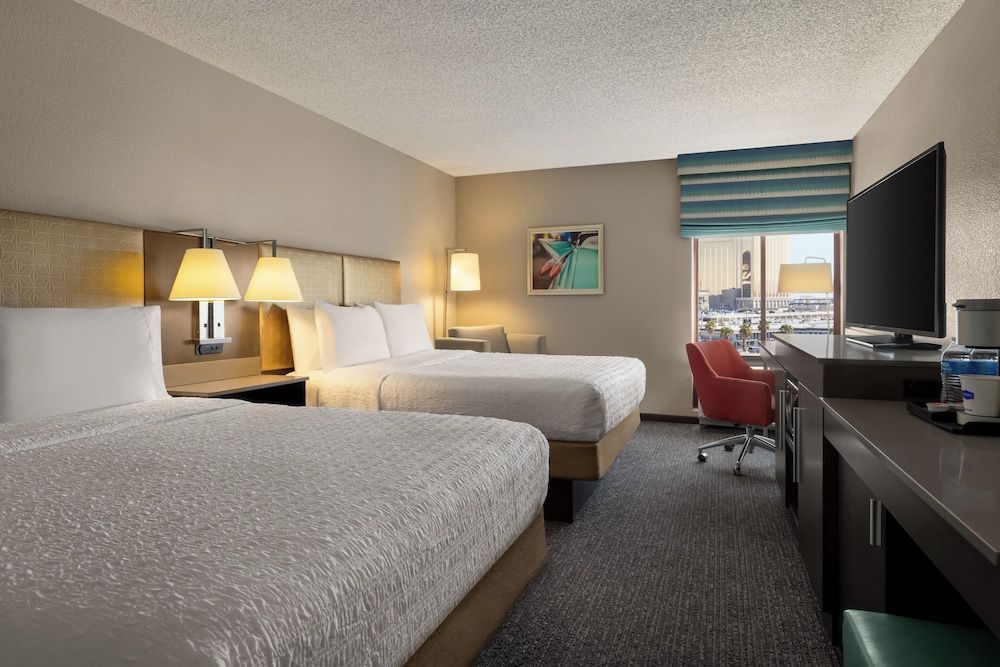 Hampton Inn Tropicana Room, 2 Queen Beds, Non Smoking
