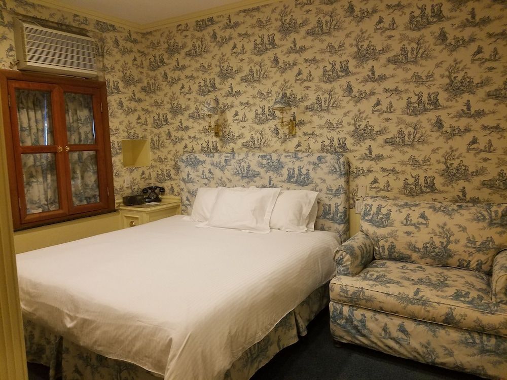 undefined Mayfair New York 10