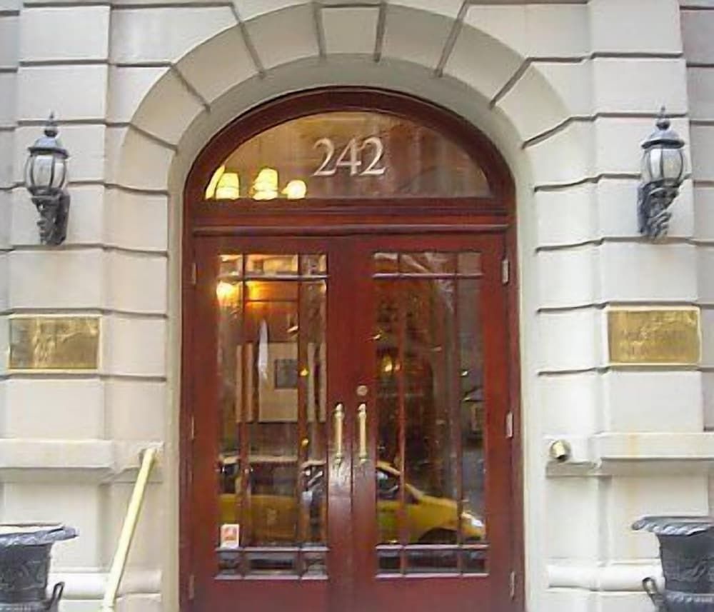 undefined Mayfair New York 2