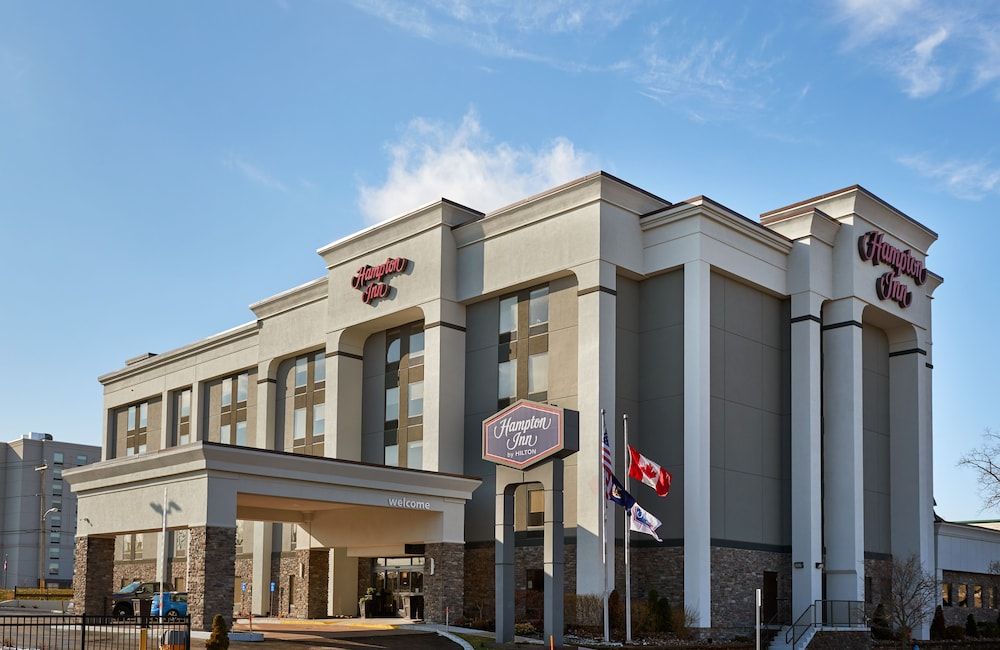 undefined Hampton Inn Niagara Falls 6