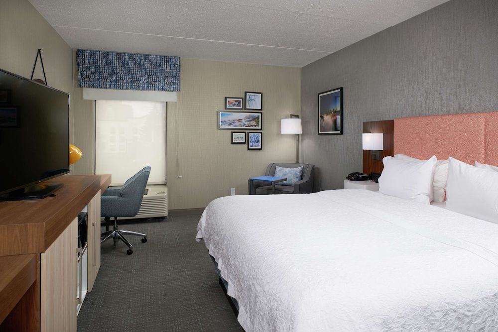 undefined Hampton Inn Niagara Falls 7