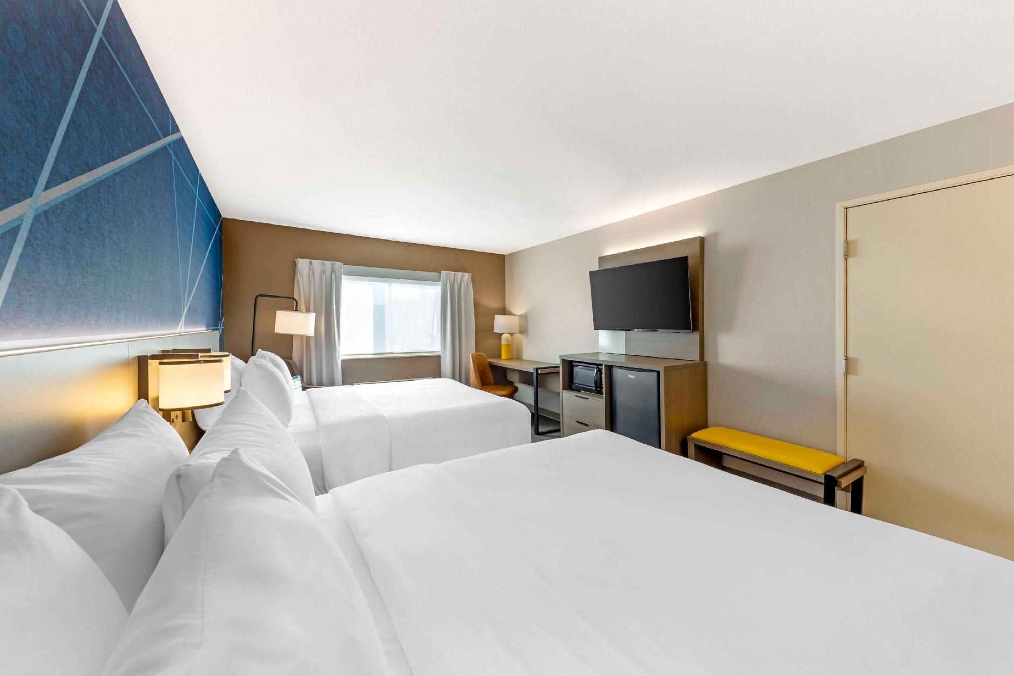 2 Queen Beds, Nonsmoking, Accessible