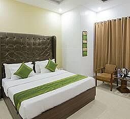 Mahogany Premium Single Room - Ebex - YCHS