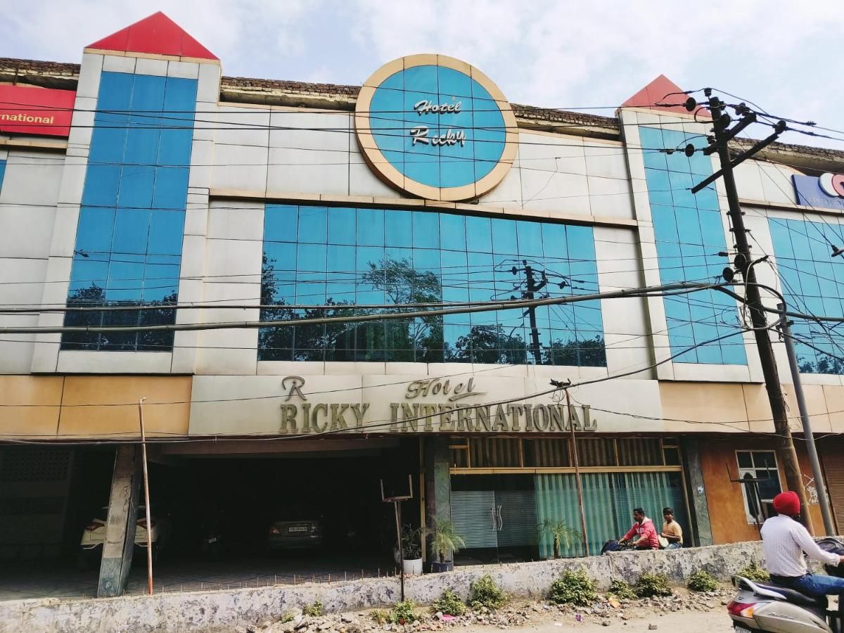 Hotel Ricky International