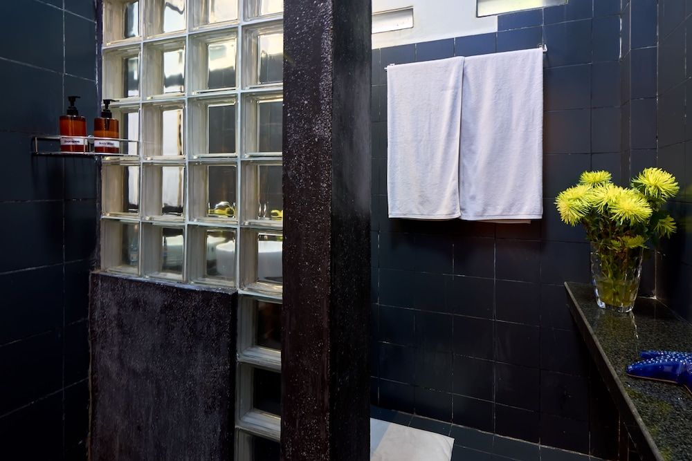 Blue Lime Triple Room 5