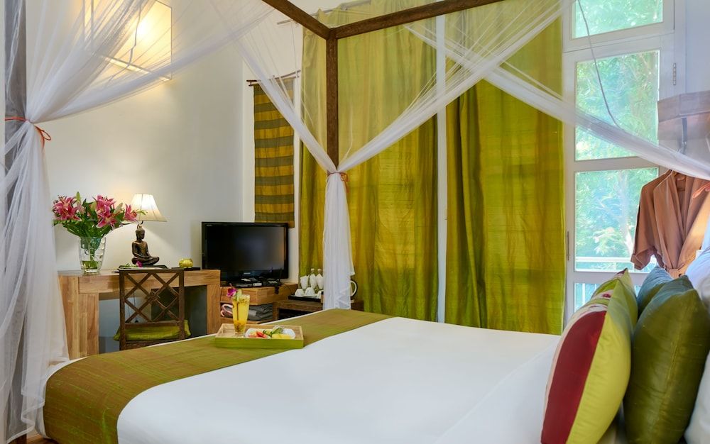 Blue Lime Triple Room 2