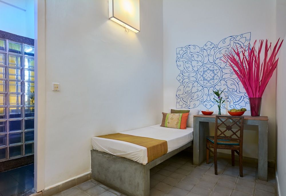 Blue Lime Triple Room 4