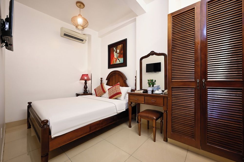 undefined Halo Hotel 2