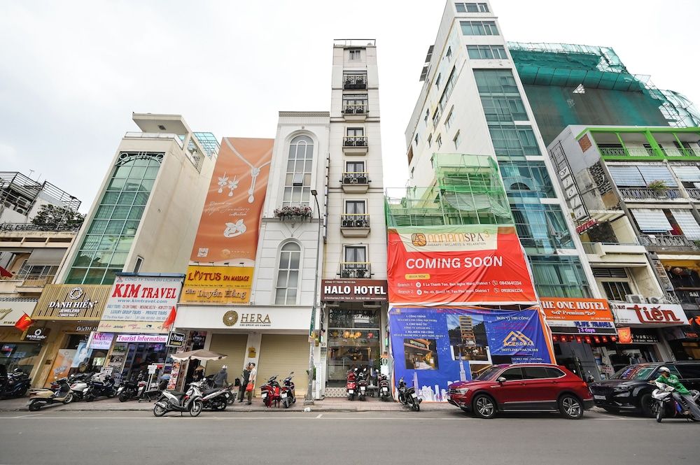 undefined Halo Hotel 6