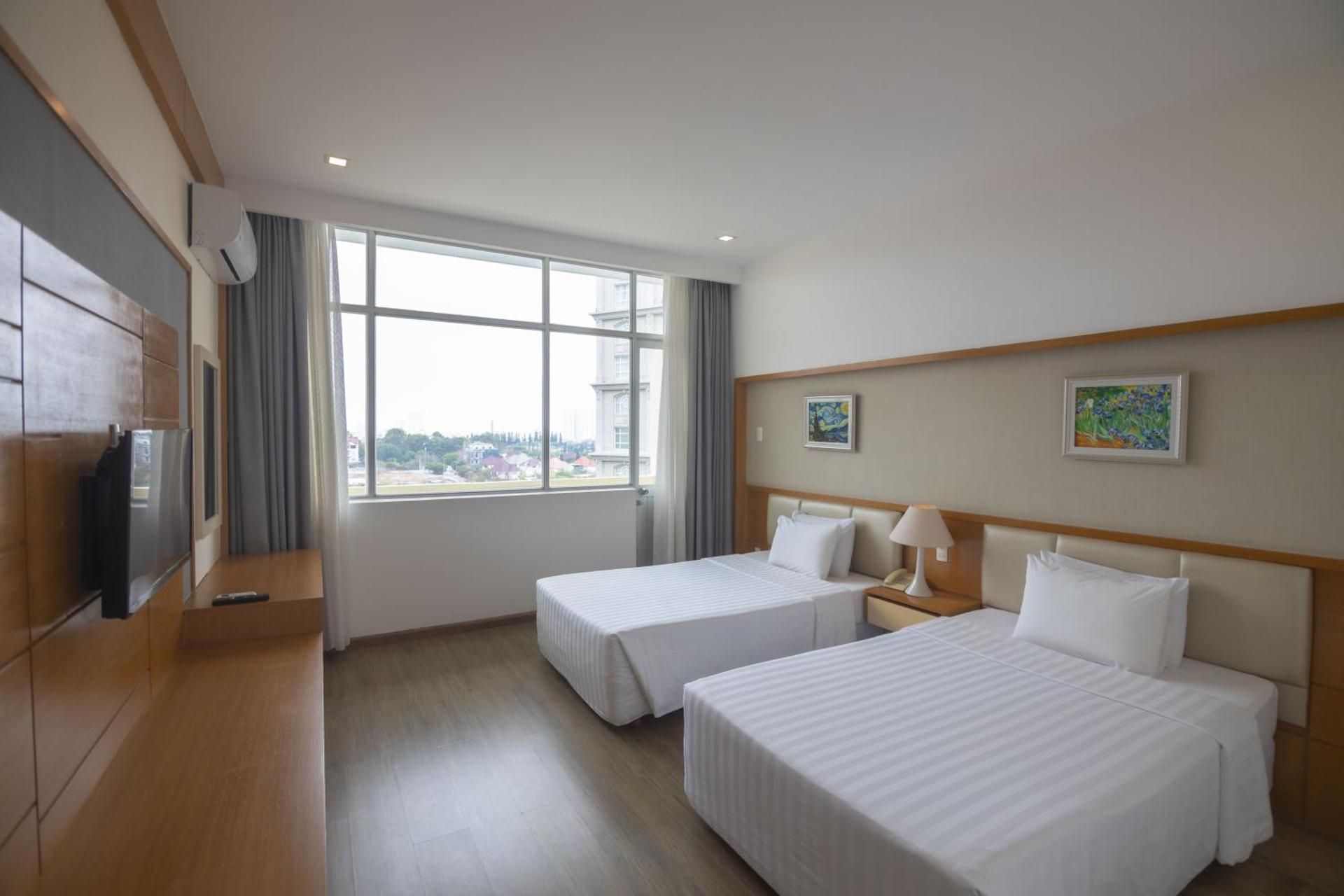 Deluxe Double Or Twin City View