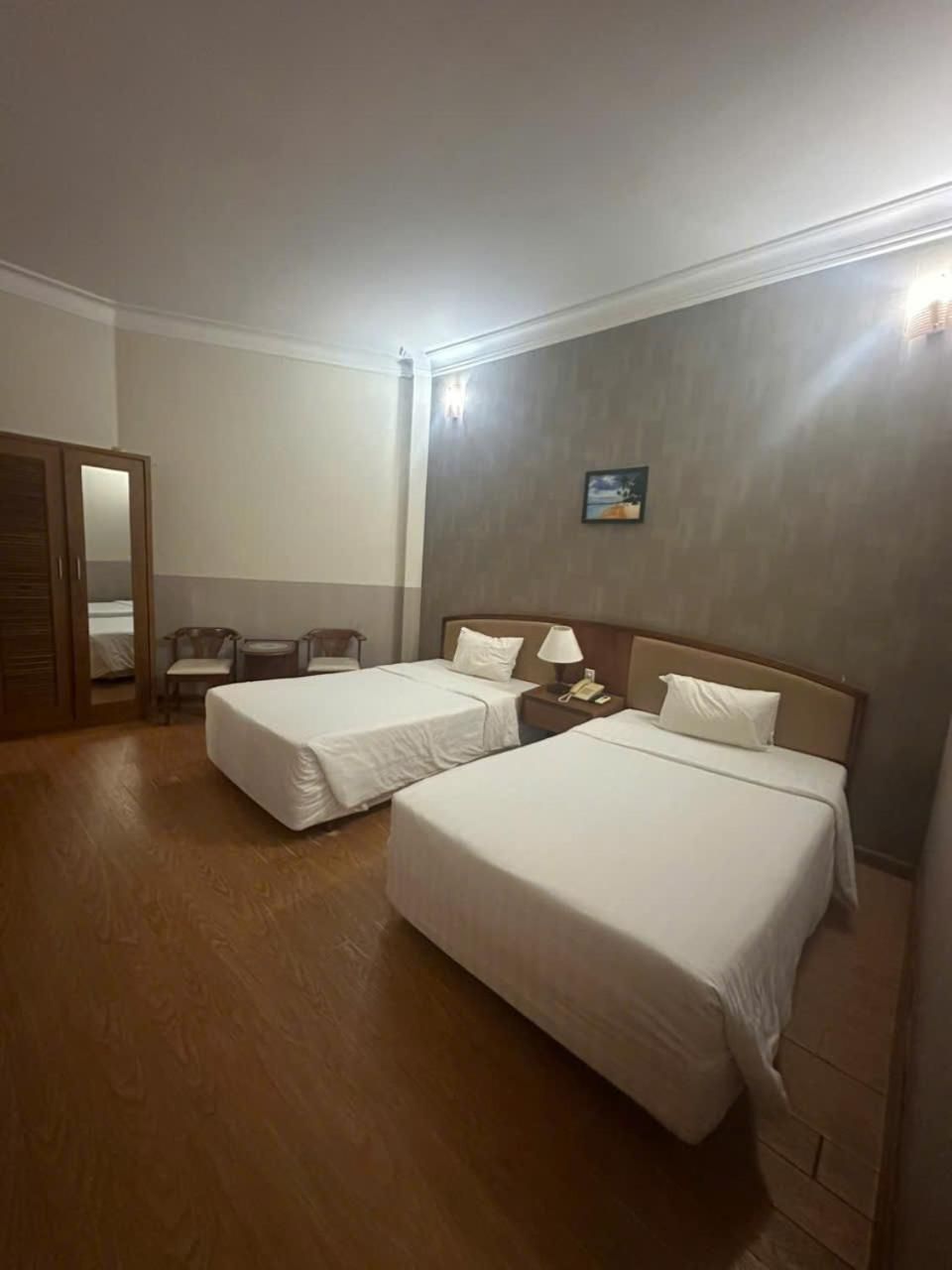 Standard Twin - 2 Single Beds, Non-Smoking