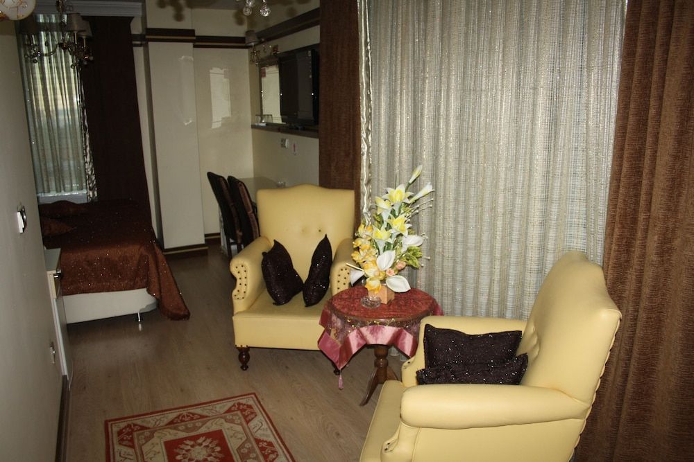 Gloria Tibi Hotel Quadruple Room 10