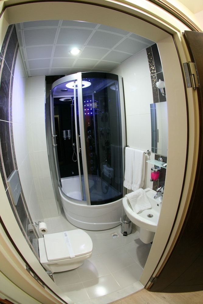 Gloria Tibi Hotel Quadruple Room 7