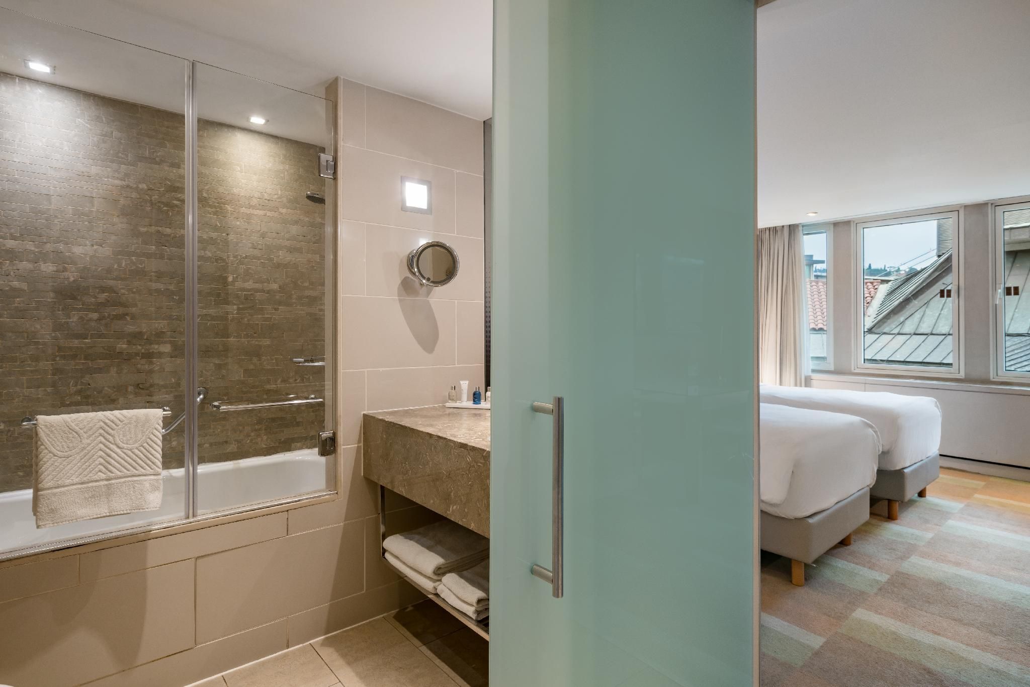 Radisson Blu Bosphorus Hotel, Istanbul Standard Guest Room 9