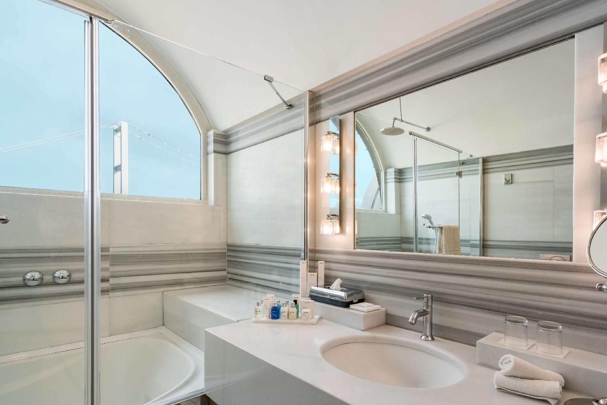 Suite - Bosphorus View & Terrace