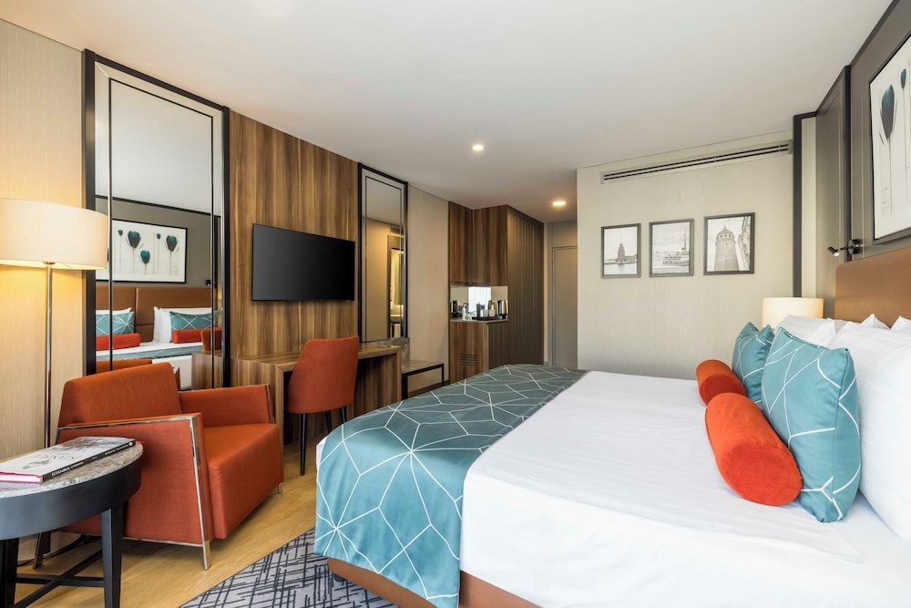 Opera Hotel Bosphorus - Preferred Hotels and Resorts Deluxe Room, City View 2