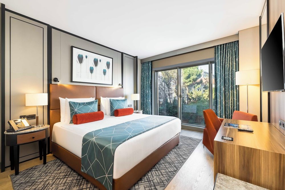 Opera Hotel Bosphorus - Preferred Hotels and Resorts Deluxe Room, City View