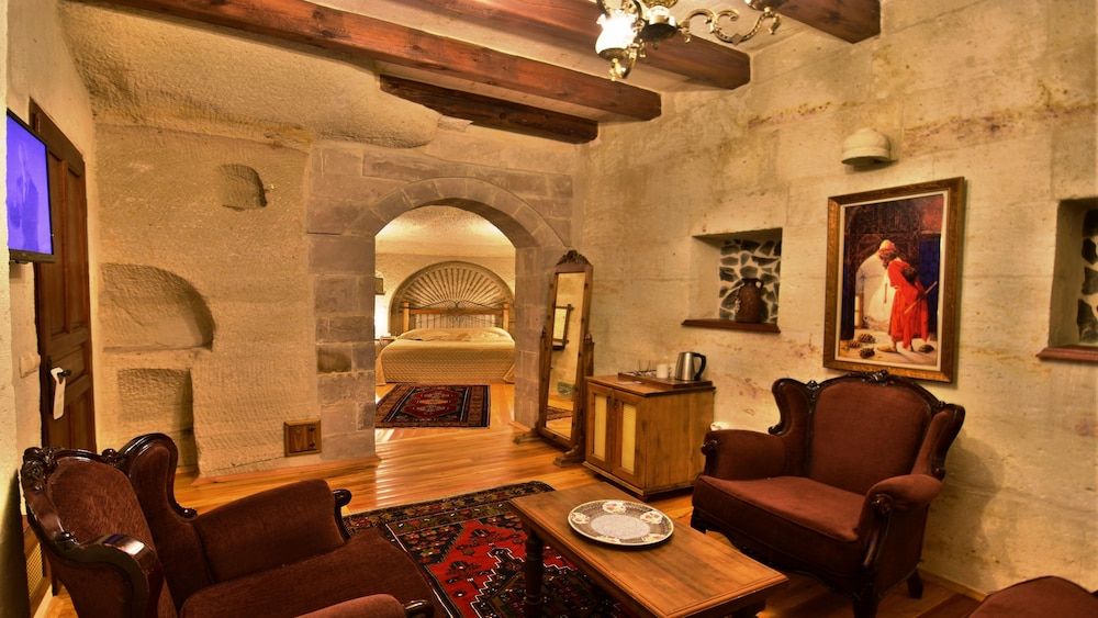 undefined Harman Cave Hotel 2