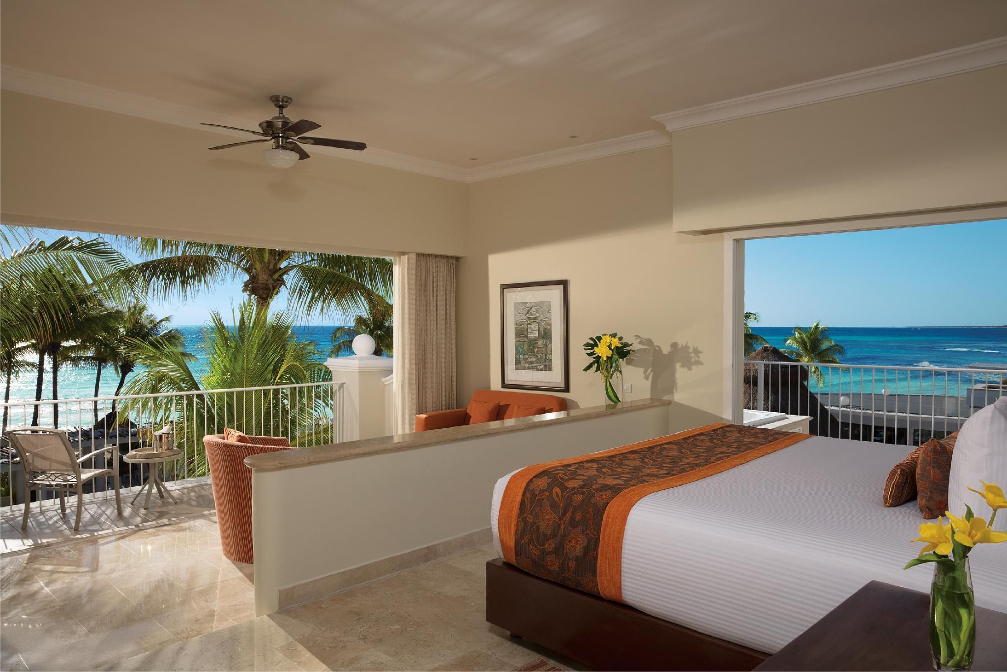 Preferred Club Honeymoon Suite Ocean Front King - All Inclusive