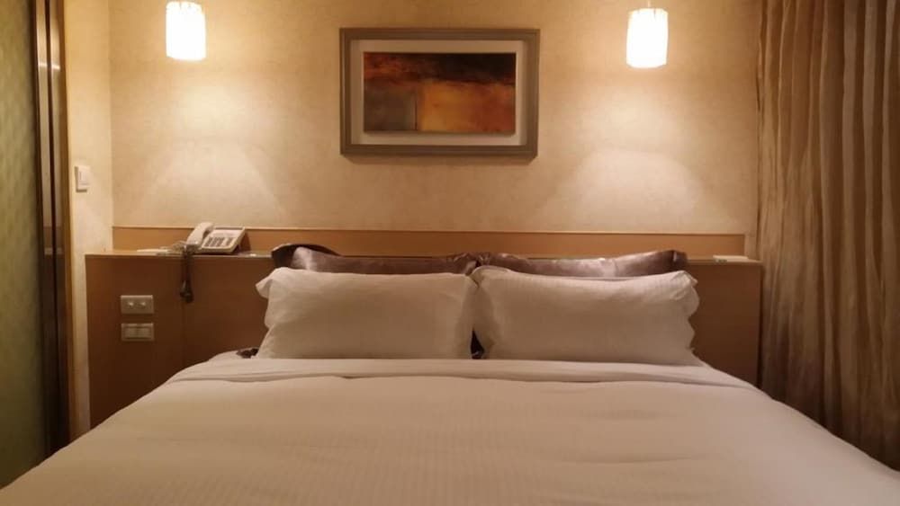 undefined The Moon Hotel 6