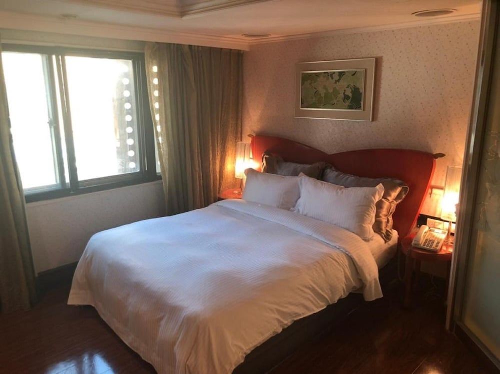 undefined The Moon Hotel