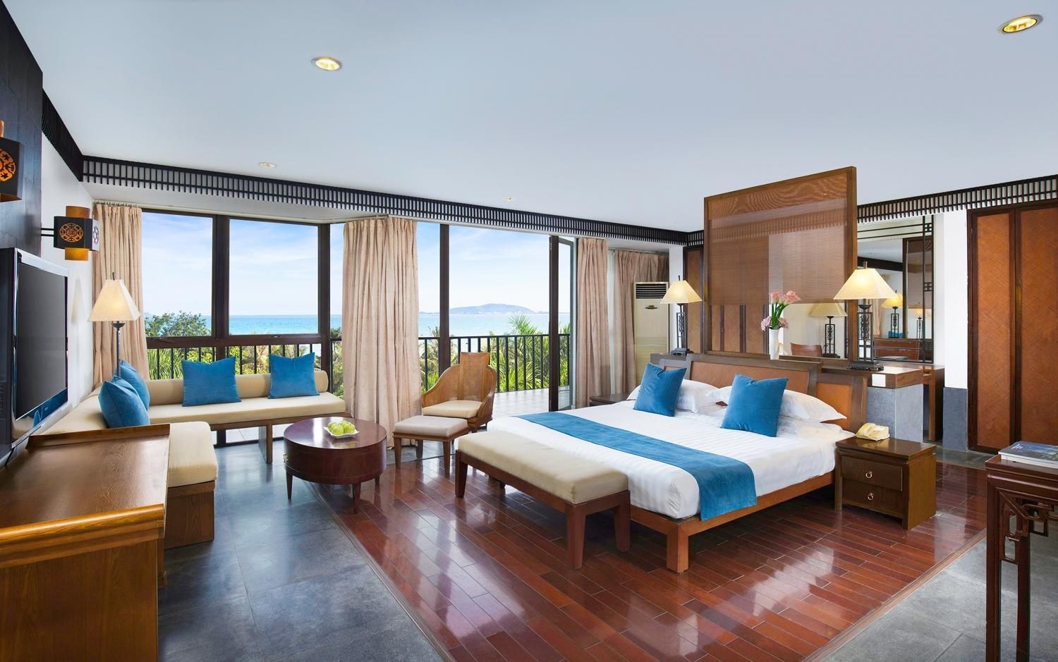 Salon Suite Ocean View
