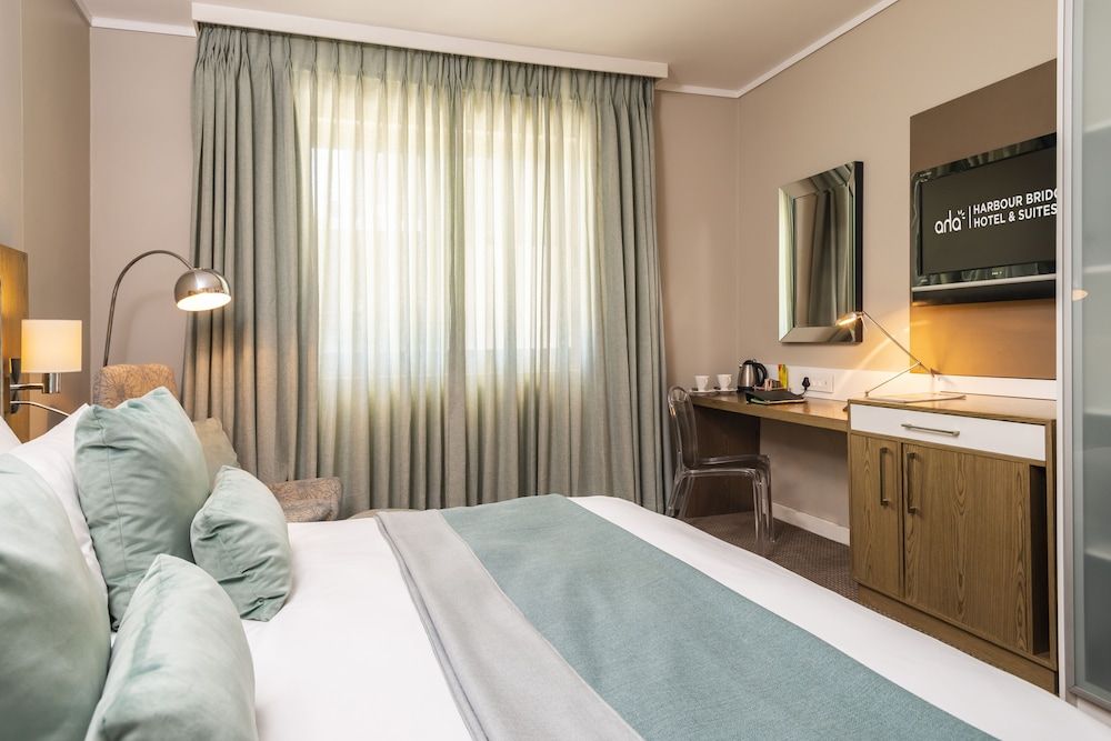 aha Harbour Bridge Hotel & Suites Standard Room, 1 Queen Bed 3