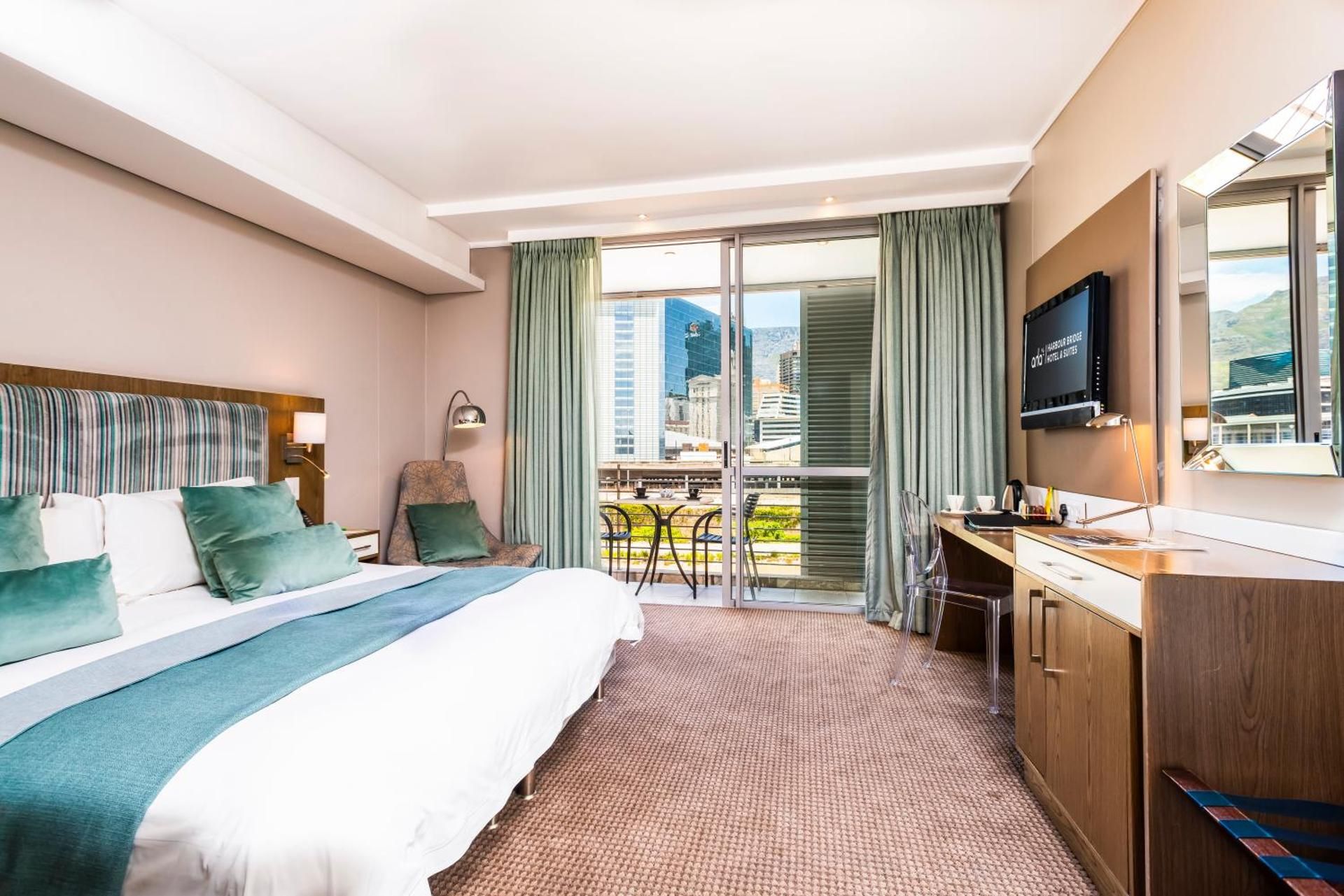 aha Harbour Bridge Hotel & Suites Luxury Room 3