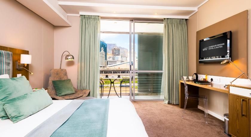 aha Harbour Bridge Hotel & Suites Luxury Room 9