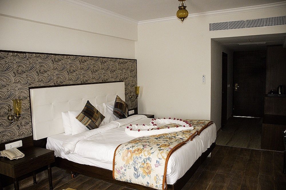 Bamboo Saa Resort & Spa - Udaipur Regal classic room 5