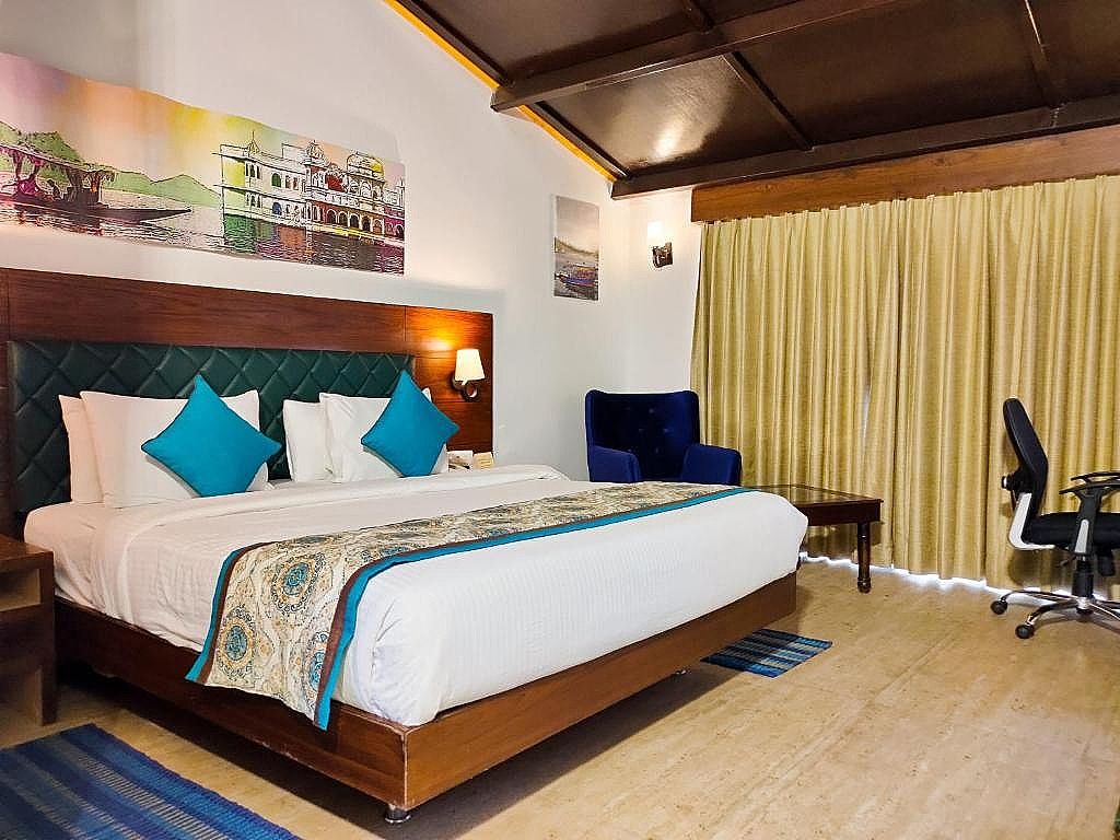 Deluxe Regal Room with Private Balcony