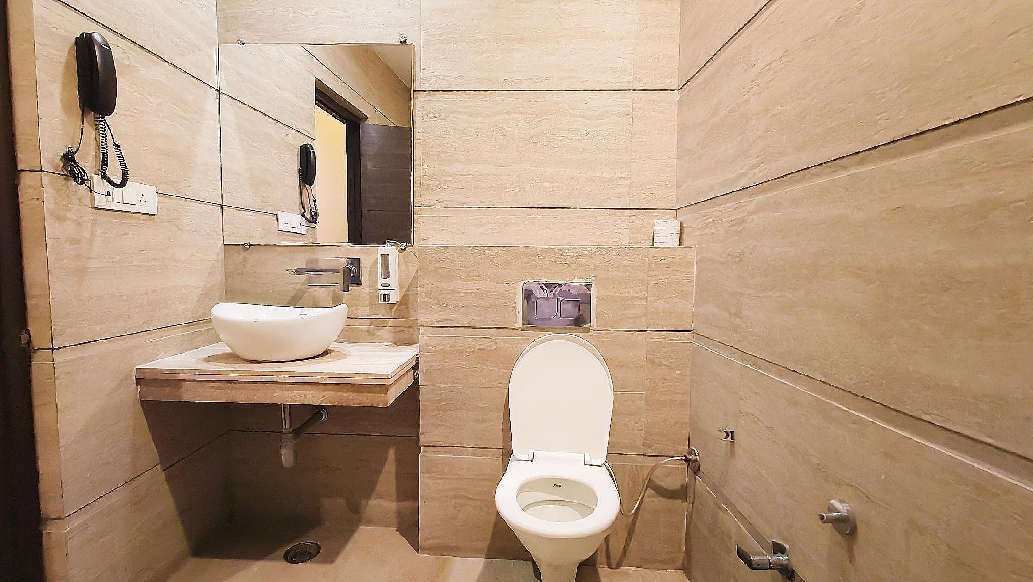 Sallow Royal Suites by Dew Drop Deluxe Room 3