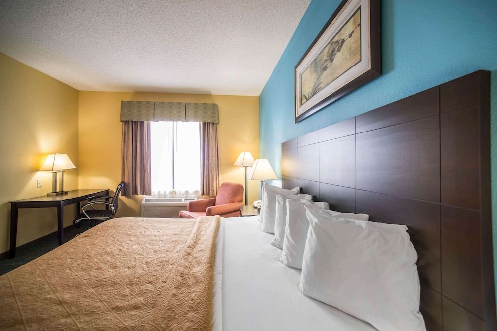 Standard Room, 1 King Bed, Non Smoking