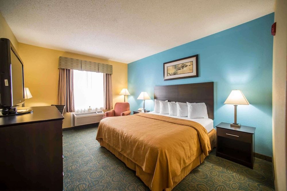 Suite, 1 King Bed, Non Smoking