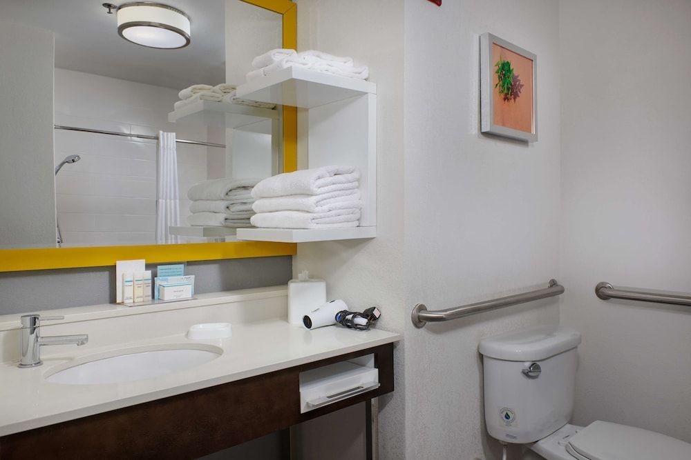 Room, 1 King Bed, Accessible