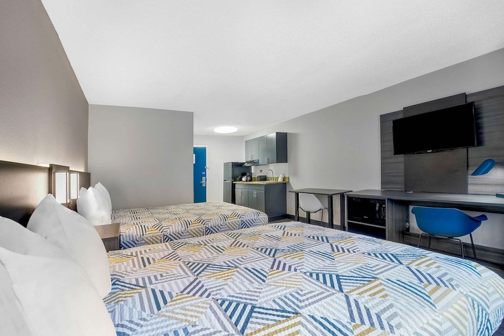 Standard Room, 2 Queen Beds, Non Smoking, Kitchenette