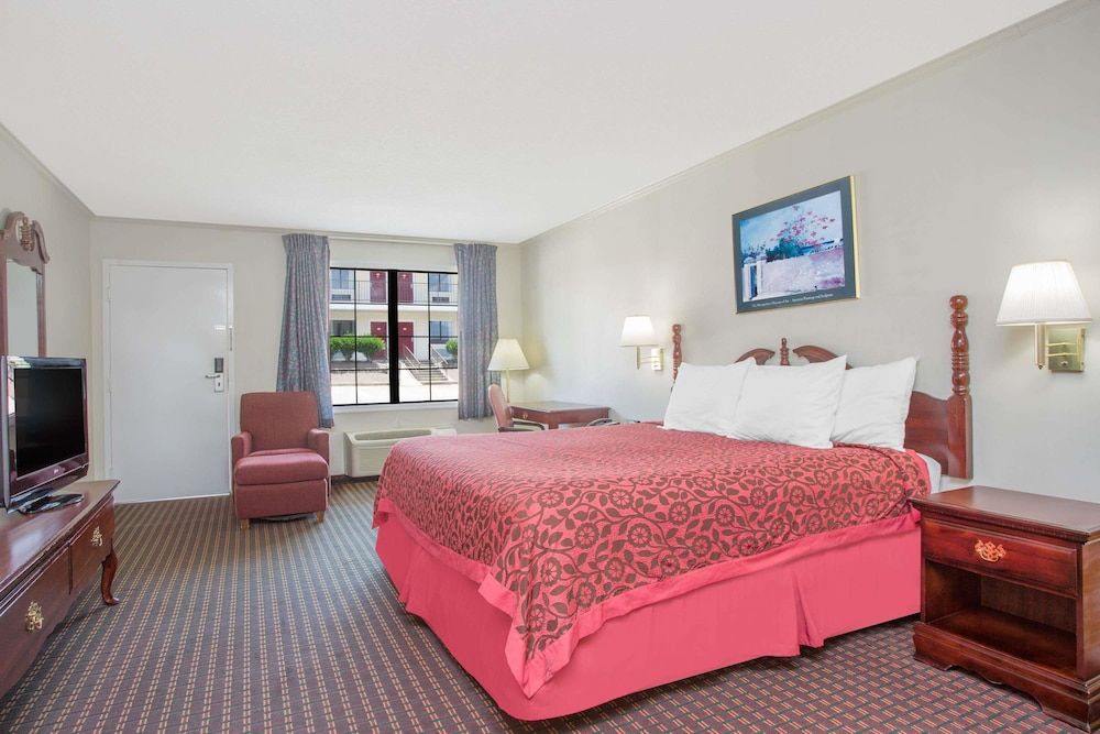 Standard Room, 1 King Bed