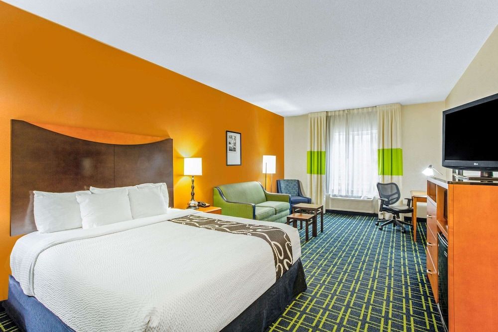 Deluxe Room, 1 King Bed, Non Smoking