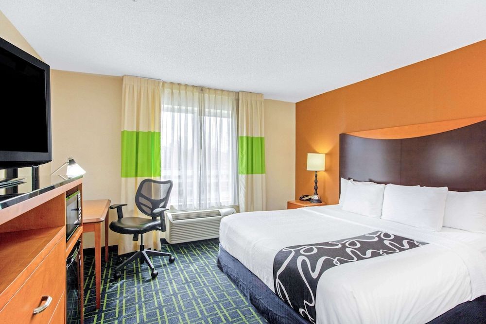 Room, 1 King Bed, Accessible, Non Smoking (Mobility Accessible)