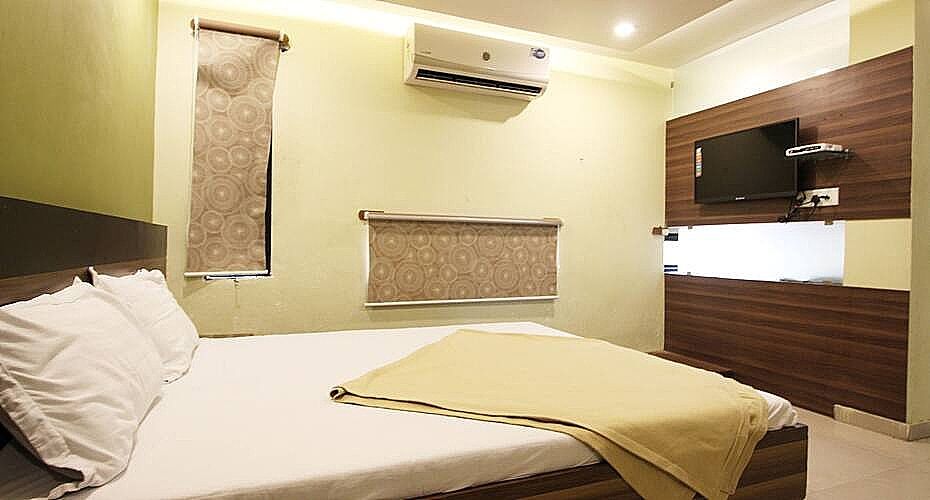 undefined Hotel O by OYO Apollo 10